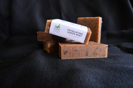 Exfoliating Lemon Mint Natural Bar Soap - Image 4