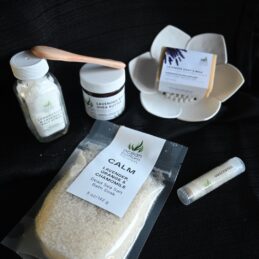 Lavender Gift Bath Collection Boxed Set contents 1