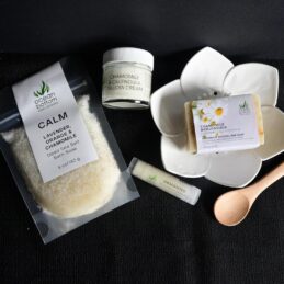 Contents Chamomile Collection Bath Gift Boxed Set_